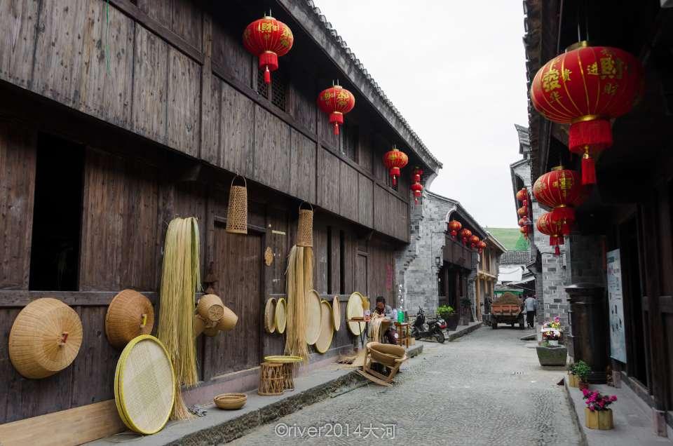探索机智问答网页男生亲口跟我说过不喜欢我,可是又喜欢我跟他对视,我跟其他男生说话他又盯着看,明显不开心?,获得智慧的解答
